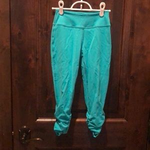 Beyond yoga Capri leggings